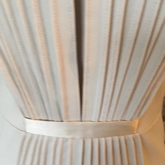 BcbgMaxAzria - Picture 2 of 6